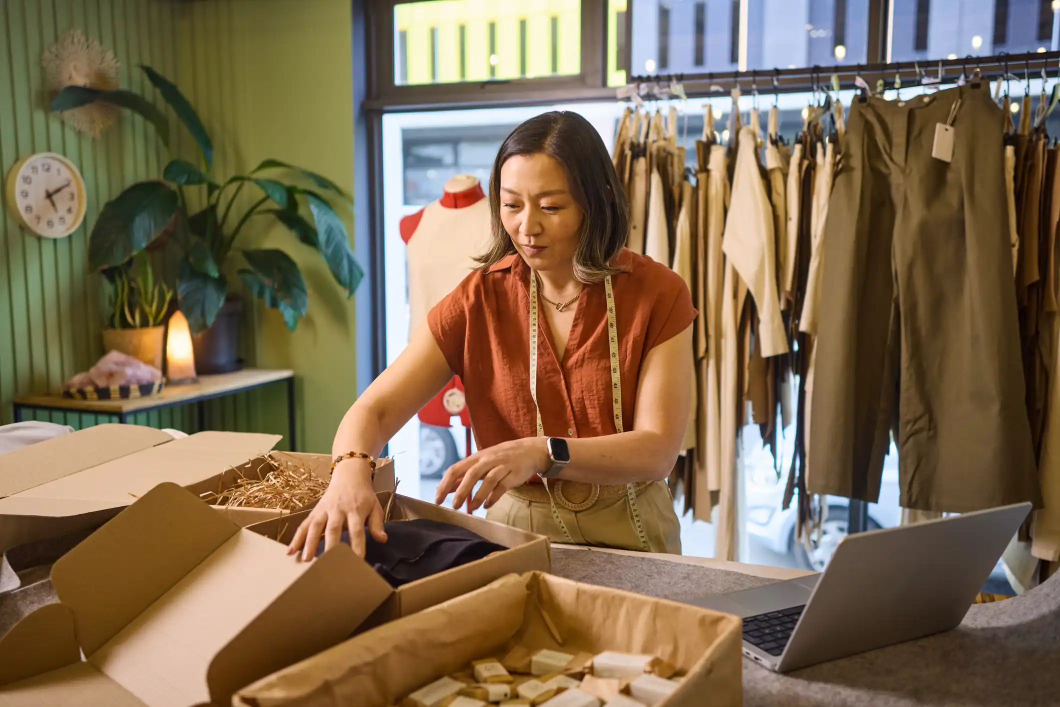 Agile courier services for retail